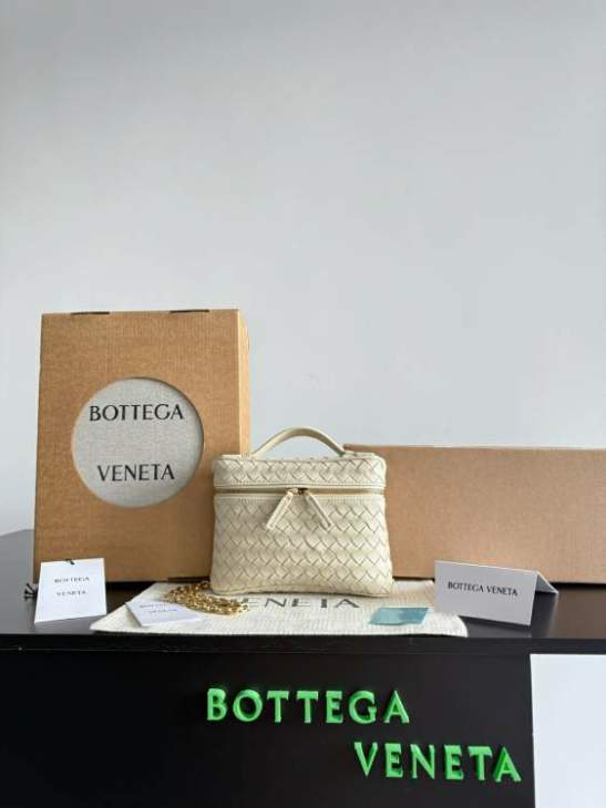 Picture of Bottega Veneta Handbags _SKUfw213256856fw